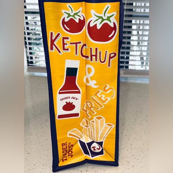 🍟 Trader Joe’s Ultimate Comfort Foods Tote Bag 16” x 13” NWT - Picture 5 of 8
